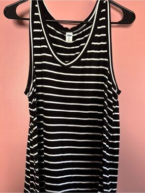 Old Navy Black and White Striped Tank Top